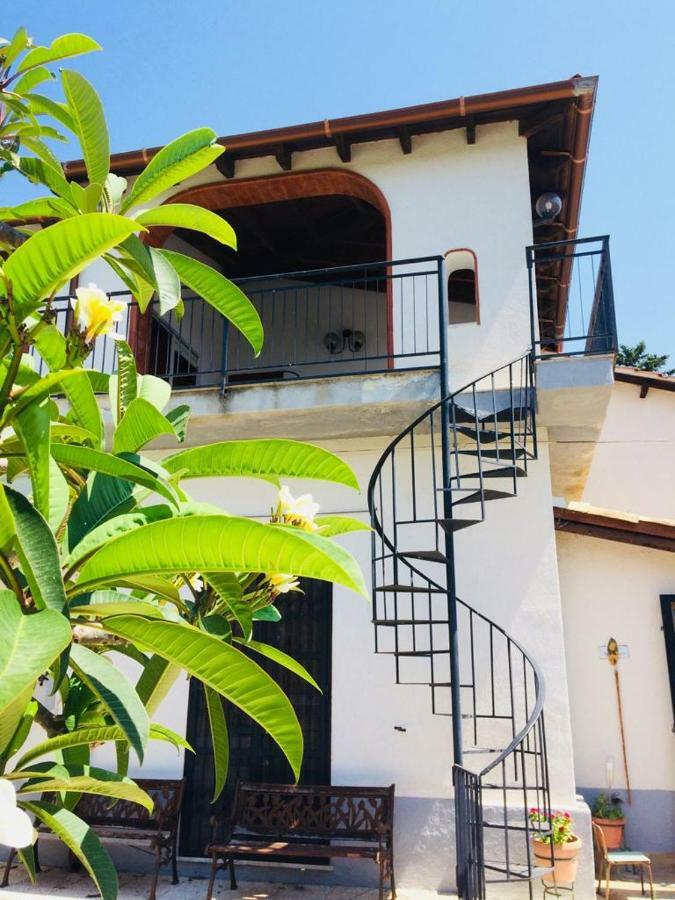 Casa Vacanza Mariaoliva Villa Menfi Exterior foto