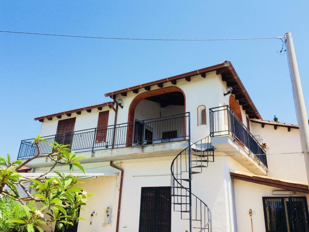 Casa Vacanza Mariaoliva Villa Menfi Exterior foto